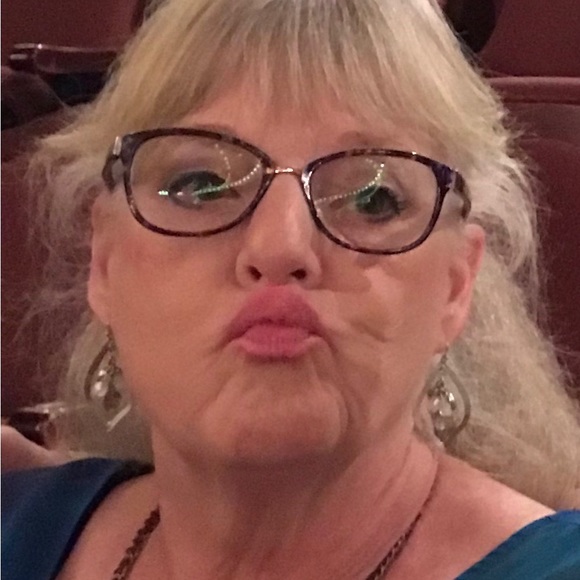 Meet your Posher, Sudie Poshlive - Picture 14 of 15